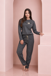 Pijama blusa manga larga y pantalón con puño