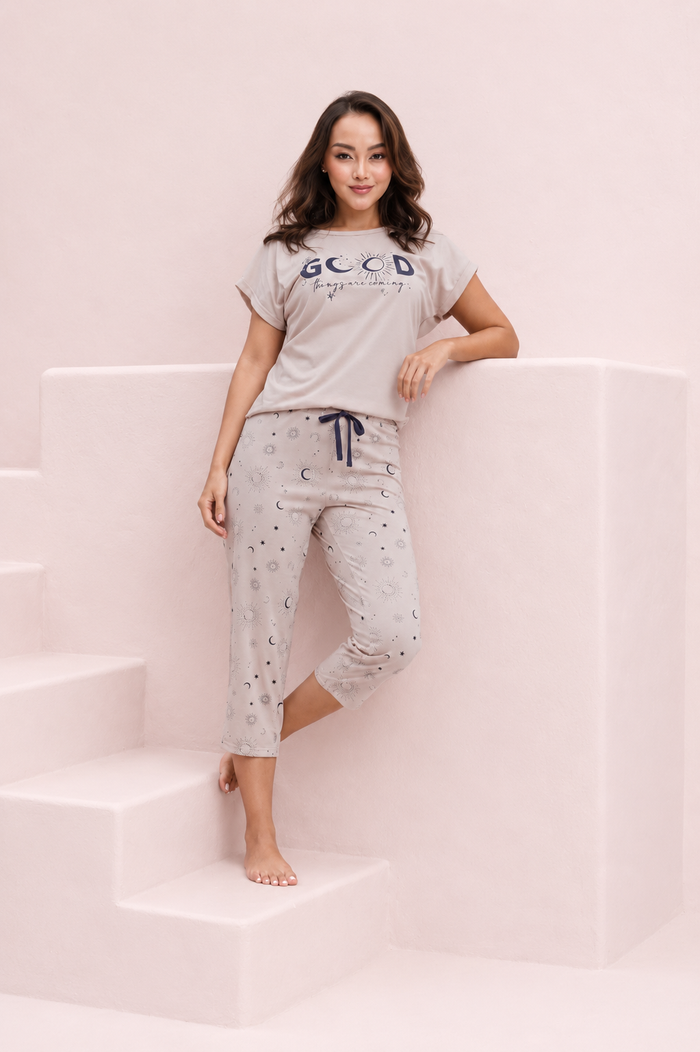 Pijama blusa manga corta rodada y capri