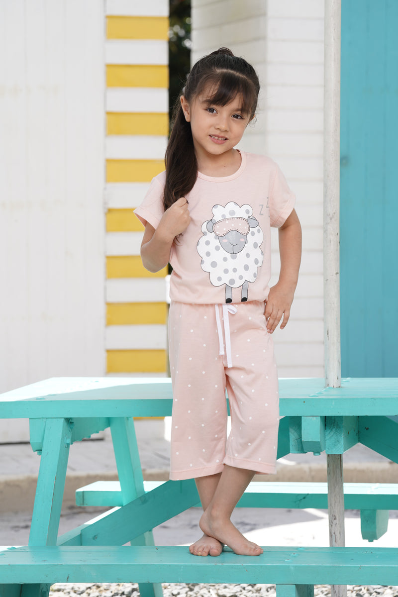 Pijama niña manga corta y capri happy sheep