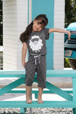 Pijama niña manga corta y capri happy sheep